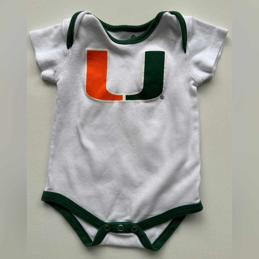 Gen2 baby boy Bodysuits UM | Color white | Size 12M.